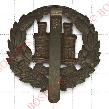 Wellingborough School JTC cap badge circa 1940-48.Scarce die-stamped bronzed example following the - Image 2 of 2