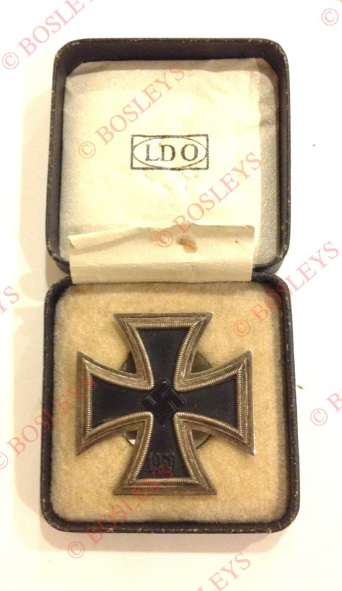 German Third Reich WW2 1939 Iron Cross 1st Class screwback in LDO case. A good example with magnetic