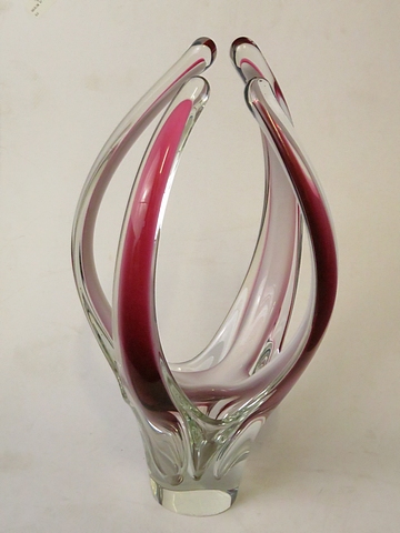 Paul Kedelv for Flygsfors, a coquille red, white and clear cased glass vase, 17 high