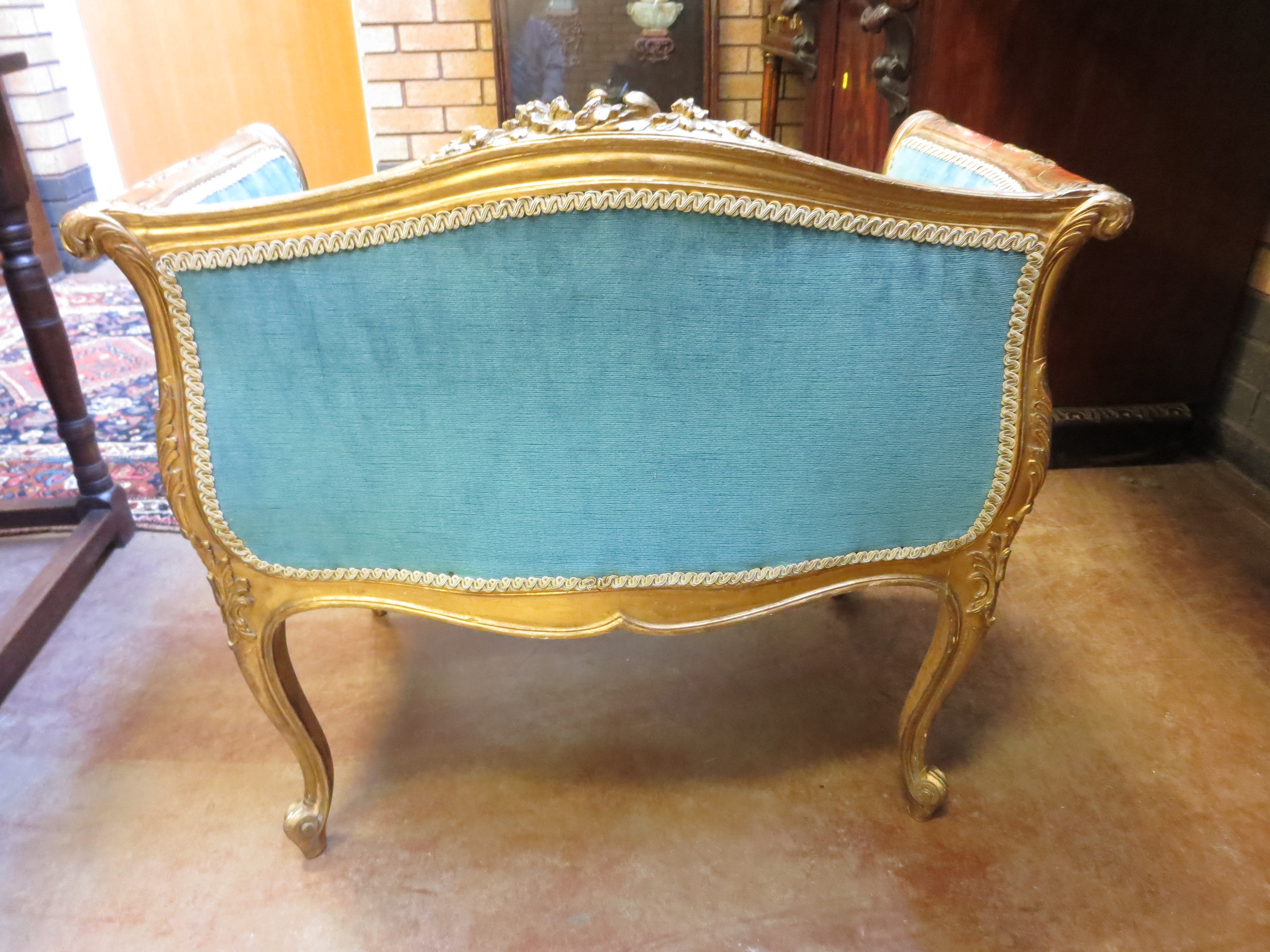 A gilt framed Window Chair with carved cresting rail, scroll shaped arms, upholstered in blue dralon - Image 6 of 7