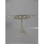 A Solid Silver Ring Dish, in the form of a miniature table, Sheffield hallmark, dated 1916, m.mm R &