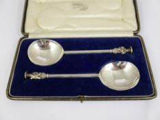 A Pair of Silver Apostle Serving Spoons, Sheffield hallmarked dd 1924/25 mm Thomas Bradbury &