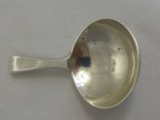 Solid Silver Caddy Spoon, London hallmark, m.m HB, dated 1835.