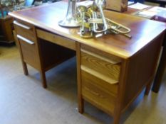 An Oak Twin Pedestal Desk 76 x 137 x 78 cms.