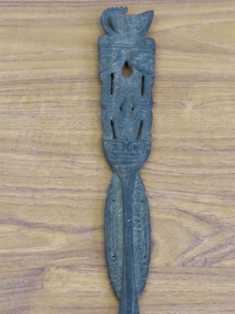 An Antique Polynesian Dagger, with decorative carvings to the handle and blade head, approx 52 cms - Image 3 of 3