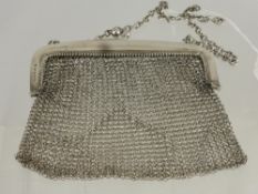 A Silver Wire Mesh Hand Bag, Birmingham hallmark, m.m SB & S dated 1916, approx 110 gms