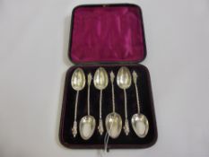 Six Victorian Apostle Spoons, London hallmark dd 1886 in the original box,approx 62 gms.(6)