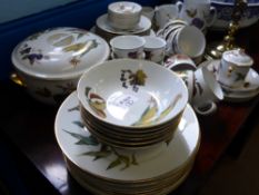 A Quantity of Evesham Ware, including lidded tureen, milk jug, creamer, sugar bowl, seven