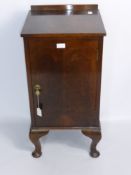 A Walnut Veneer Pot Cupboard with single door, approx 36 x 38 x 38 cms.