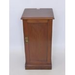 An Edwardian Mahogany Bedside Pot Cupboard, approx 37 x 37 x 75 cms.