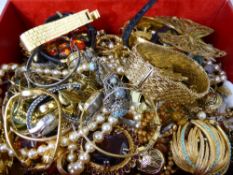 A Miscellaneous Collection of Costume Jewellery.