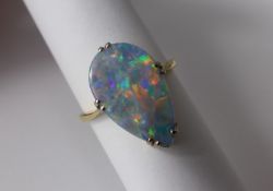 An 18 Ct Yellow Gold and Opal Ring, size M total wt 2.4 gms.