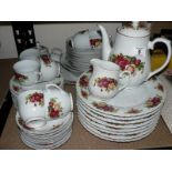 LARGE QUANTITY OF NORFOLK CHINA - DINNER SERVICE ++