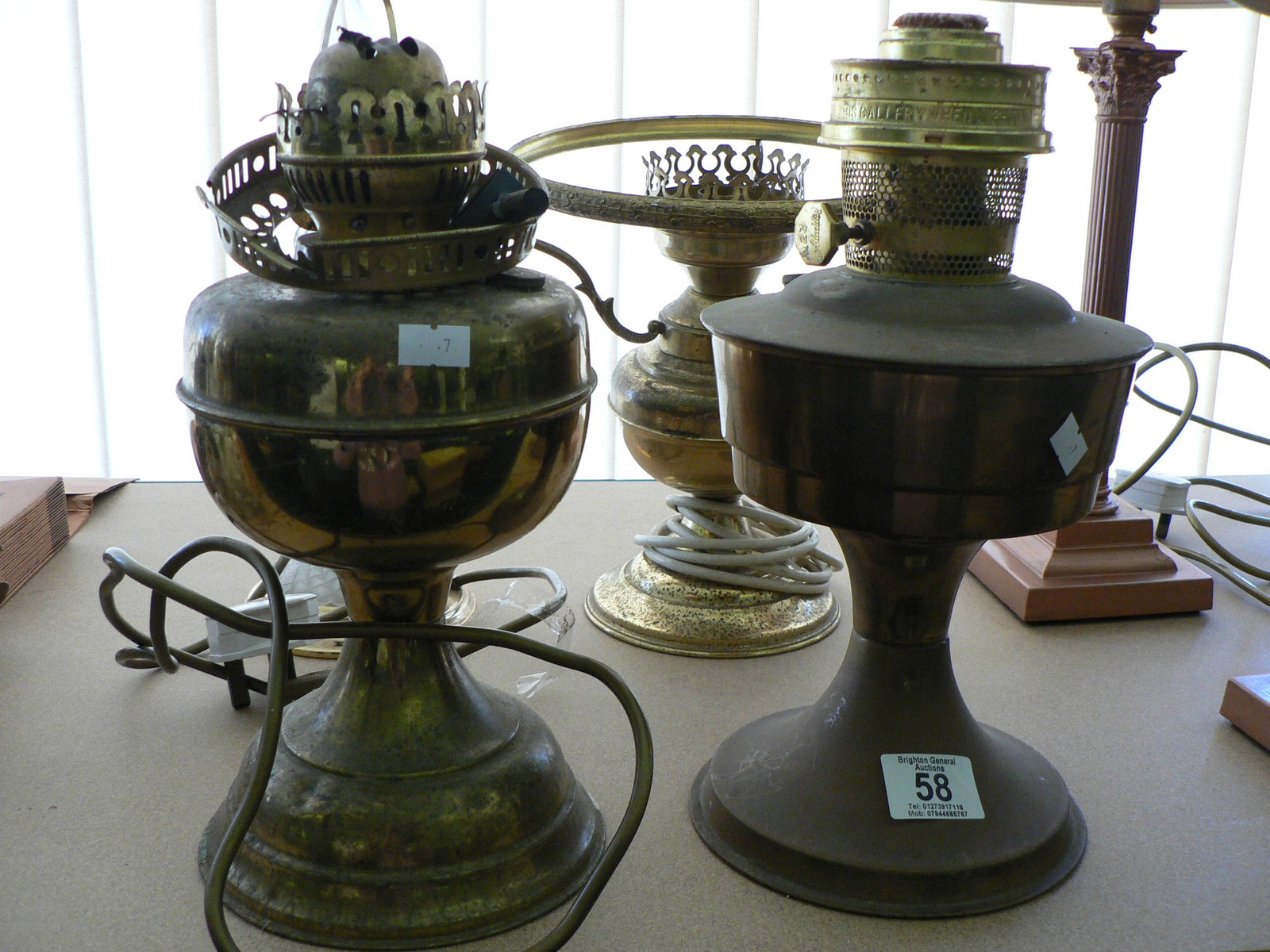 SMALL QUANTITY OF LAMPS