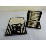 Mappin and Webb silver plated cased dessert and fish eaters  (2)