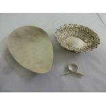 Two silver bonbon dishes and a posy holder ring