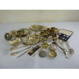 A quantity of silver plate to include fruit bowls and platters