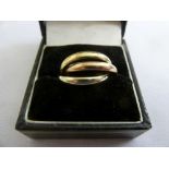 9ct three colour gold ring, approx 4.6g