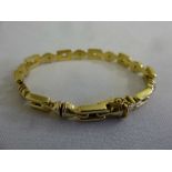 18ct gold fancy link bracelet, approx 15.7g