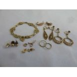 A quantity of 9ct gold jewellery, A/F, approx 18.0g