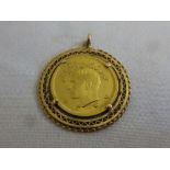 Persian Pahlavi gold coin in pendant setting, approx 11.3g