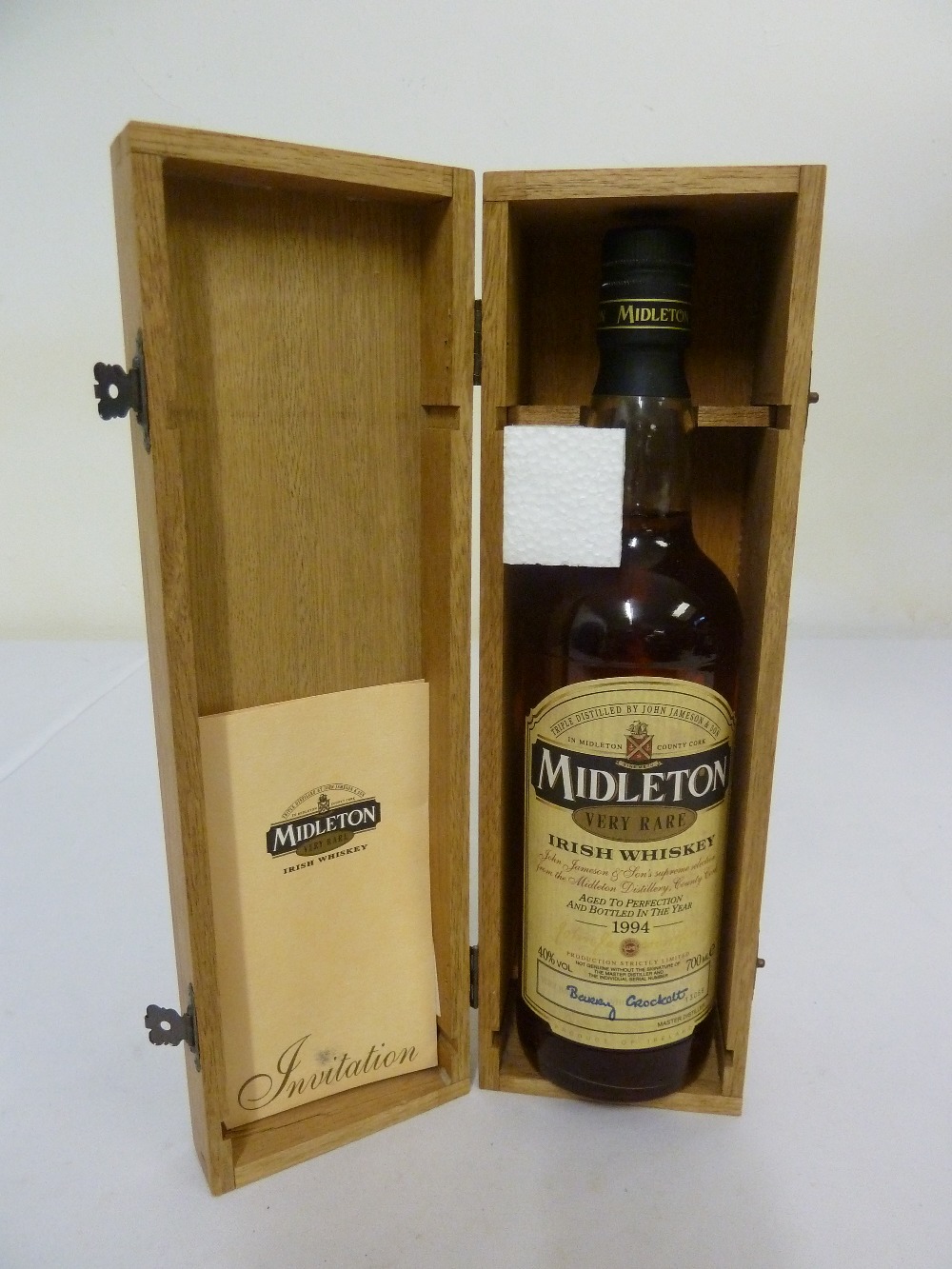 Midleton Very Rare Irish Whisky 1994 in original presentation wooden box, 70cl bottle no. 13056