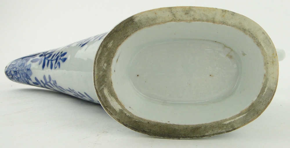 An 18th century Chinese blue and white sauceboat,
height 6.5". - Image 9 of 9