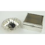 A small silver display box Birmingham 1904,
and a silver dish with agate mount Birmingham 1904, (2).