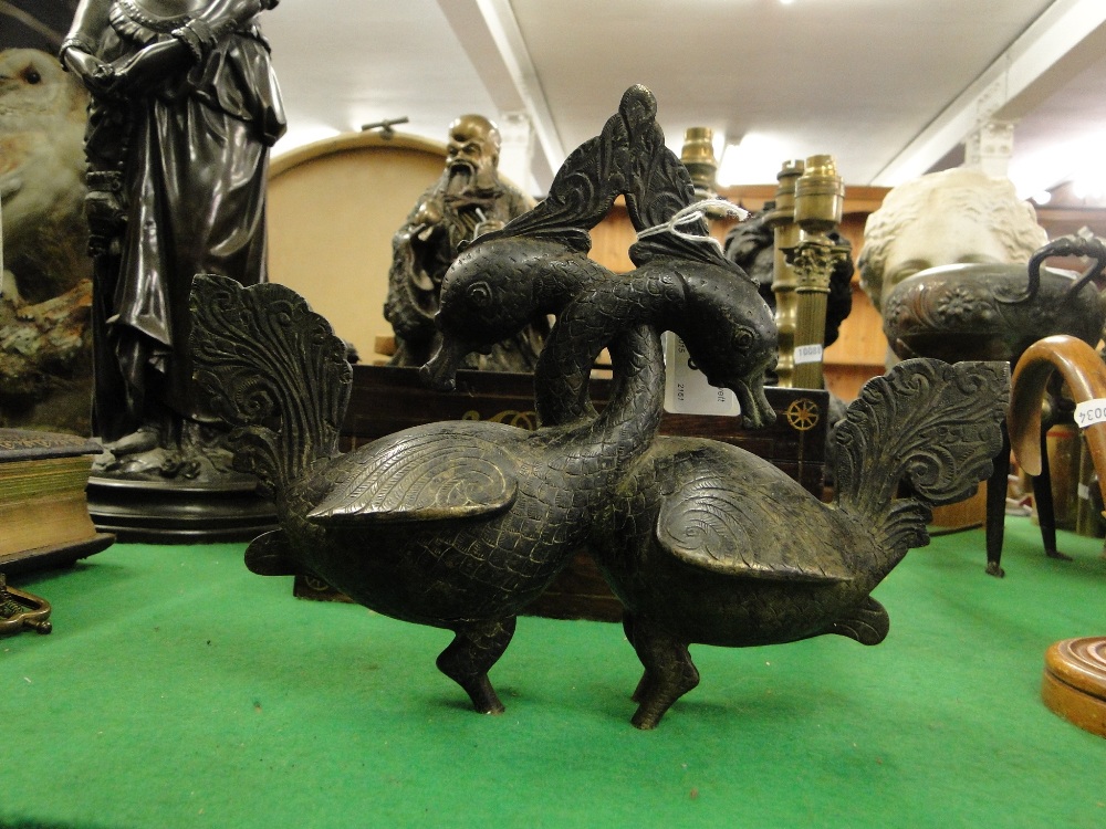 A South East Asian Hintha bronze bird sculpture,
height 8.8".