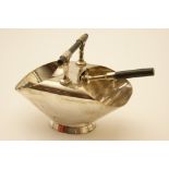 Walker & Hall silver plated sugar bowl a