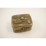 Japanese bronze pill box, late Meiji (18