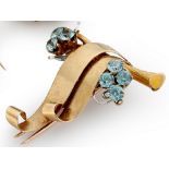 9ct gold and aquamarine brooch, formed a