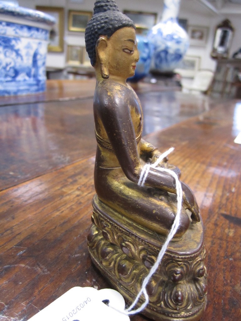 Tibetan gilt metal Buddha, early 20th Ce - Image 4 of 7