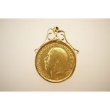 George V sovereign, 1913, in a 9ct gold pendant mount, weight approx. 9.