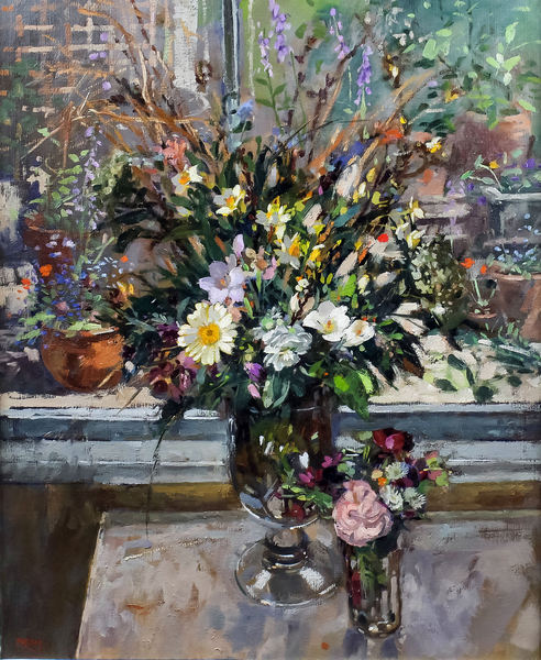 *** Pamela Kay (born 1939) - Oil painting - "Flowers in the Window" - Still life with vase of - Image 2 of 2