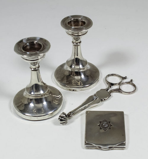 A pair of 18th Century English silver sugar nips with scallop pattern blades, 4.75ins high, possibly