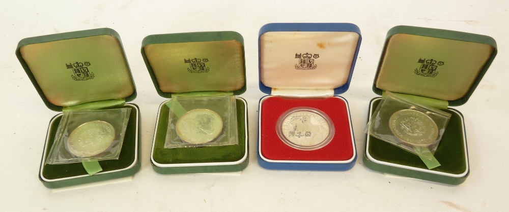 QUEEN ELIZABETH II PROOF SILVER CROWN COIN 1977 in hard plastic container and in plush lined Royal