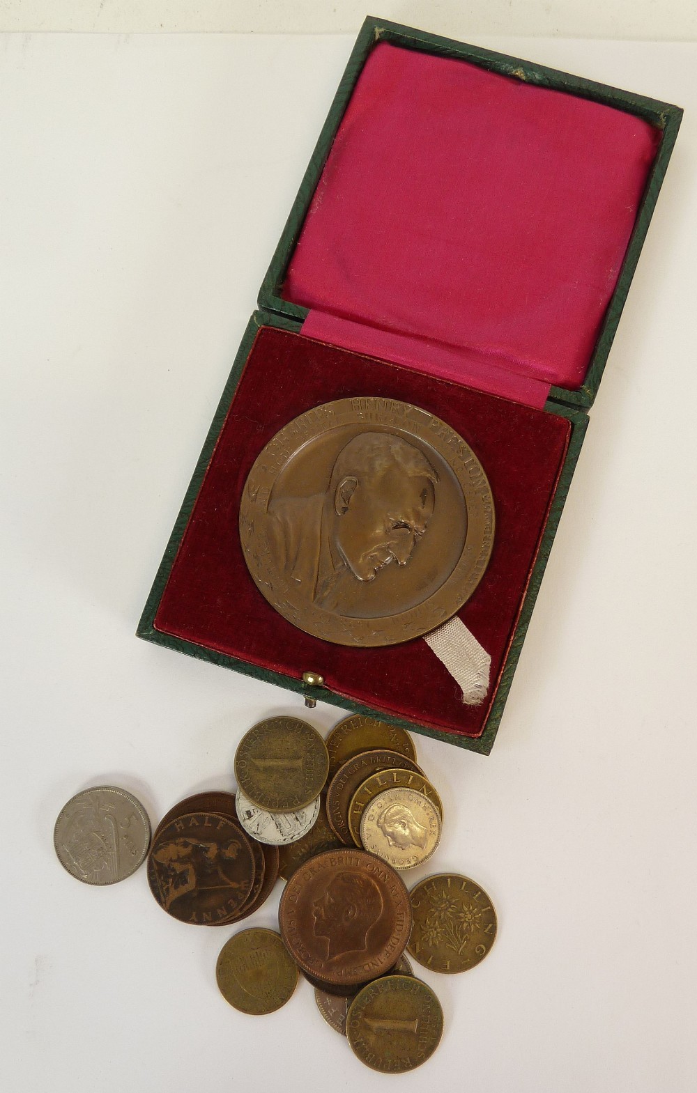 CHARLES HENRY, DENTAL SURGEON, PRESTON, 1878-1923, BRONZE COMMEMORATIVE MEDALLION, 2 ¼" (5.7cm)