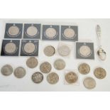 VICTORIAN (1889) SILVER CROWN, 19 ELIZABETH II CROWN COINS, A STERLING SILVER 'PANAMA EXHIBITION SAN