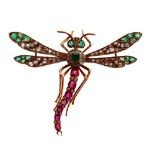 EARLY TWENTIETH CENTURY EMERALD, RUBY AND DIAMOND SET DRAGONFLY BROOCH, with emerald set eyes, wings