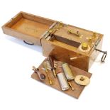 GERMAN EARLY 20TH CENTURY BATTERY POWERED ELECTRO THERAPY INSTRUMENT IN MAHOGANY BOX with brass