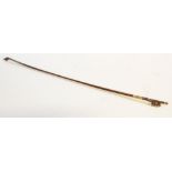 HIGH QUALITY MODERN ROUND PERNAMBUCO WOOD VIOLIN BOW, gilt metal mounted with snakeskin and gilt