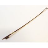 HIGH QUALITY MODERN ROUND PERNAMBUCO WOOD VIOLIN BOW, gilt metal mounted with snakeskin and gilt