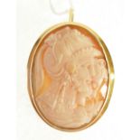 SHELL CAMEO PENDANT BROOCH, DEPICTING ANTHONY AND CLEOPATRA, in 18ct gold frame, Edinburgh 2001, 1