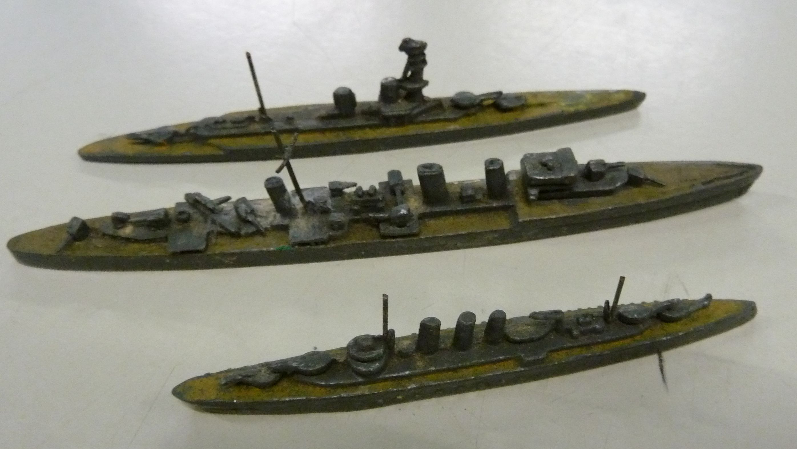 SMALL COLLECTION OF APPROXIMATELY 13 DIE CAST MODEL ROYAL NAVY SHIPS, named larger examples