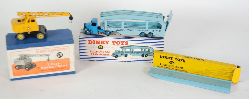 DINKY TOYS BOXED PULLMORE CAR TRANSPORTER No. 982 (Minor scuffing, pictorial and blue and white