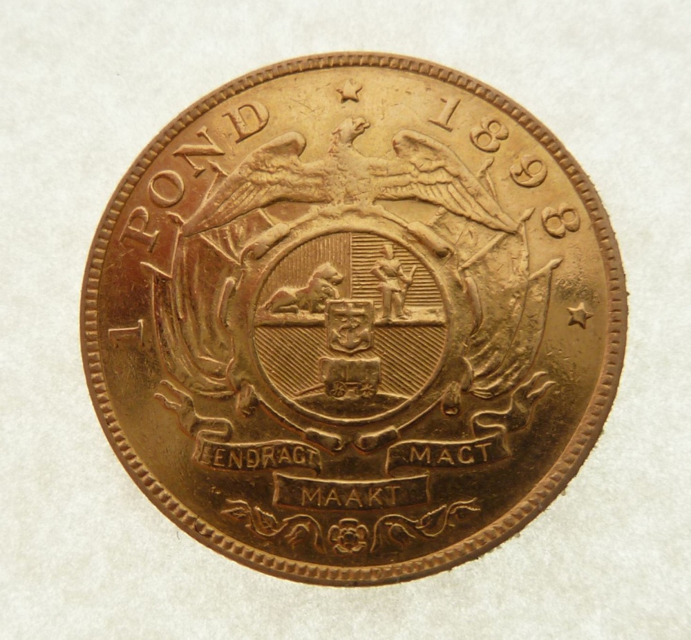 NINETEENTH CENTURY SOUTH AFRICA GOLD ONE POND COIN, 1898 (VF)