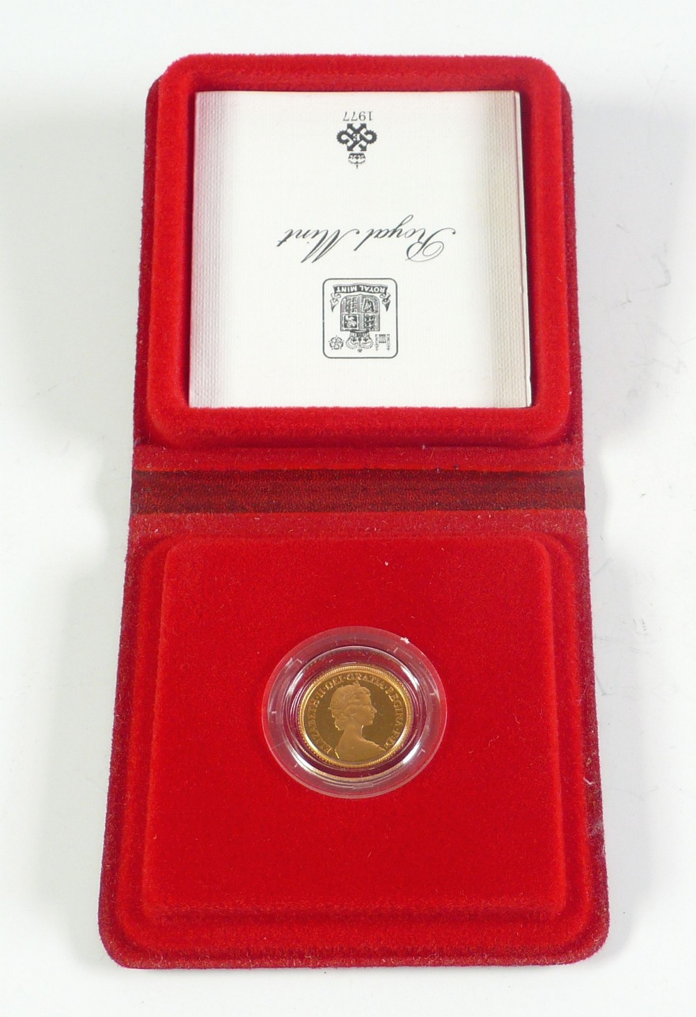 ROYAL MINT GOLD PROOF HALF SOVEREIGN 1980 in hard plastic container and soft plastic fitted box with