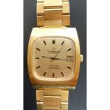 A GENTLEMANS GOLD PLATED OMEGA CONSTELLATION AUTOMATIC CHRONOMETER BRACELET WRIST WATCH, with