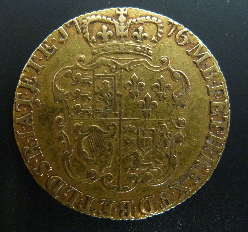 A GEORGE III GOLD GUINEA 1776, fourth head (vf) - Image 2 of 2